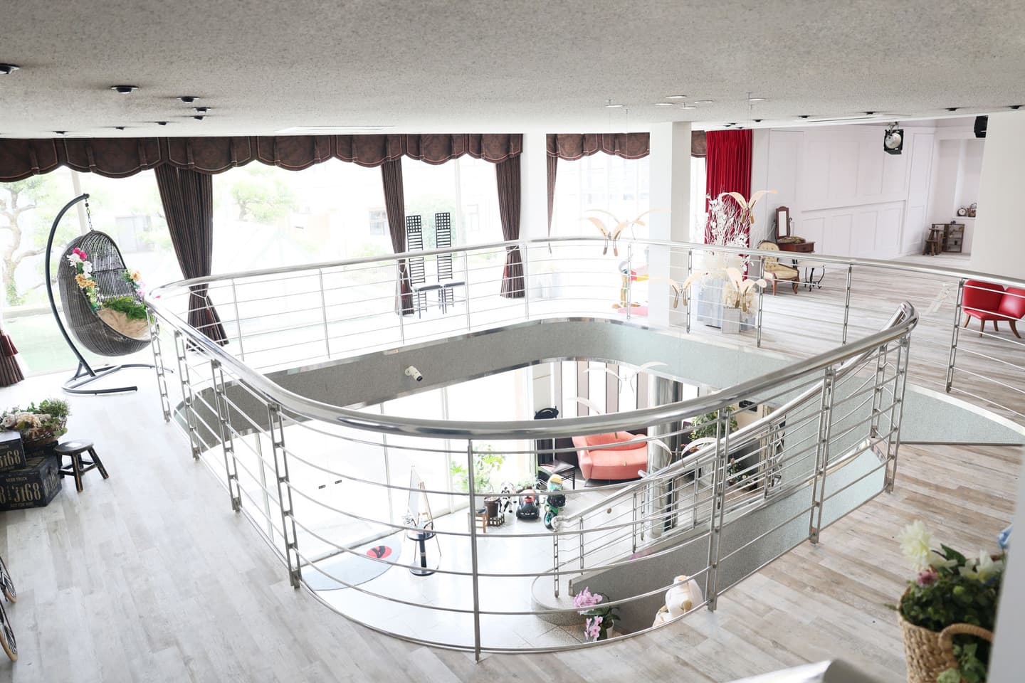 写真館スタジオエース館内吹き抜け